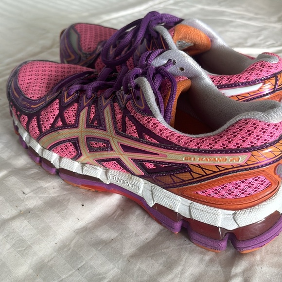 Asics running shoes - Picture 3 of 5